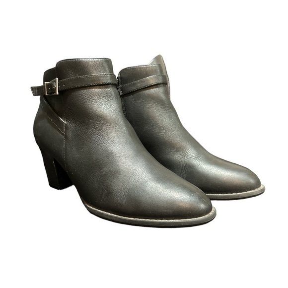 EUC - Vionic Upright Upton Bootie - size 9 - black - Picture 3 of 7